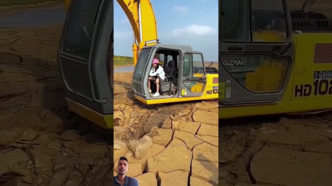 #excavator #facts #mining #news #shortsfeed #construction #railway #funny